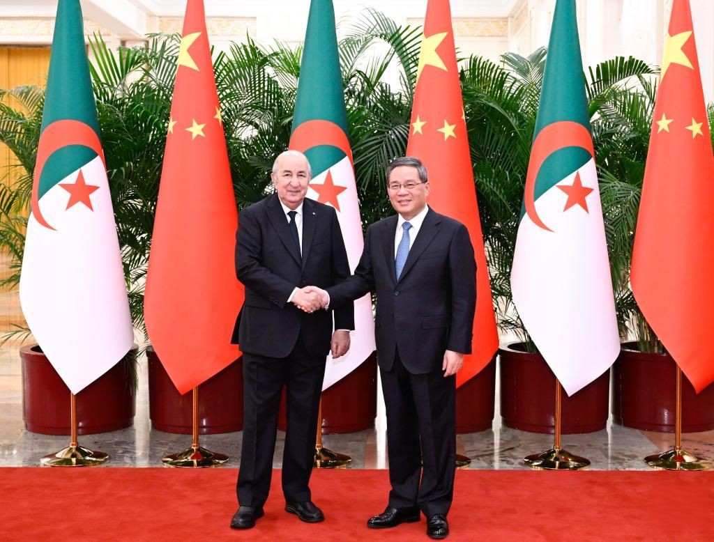 CCTV's tweet photo. China, Algeria should cooperate more in emerging areas: premier
https://t.co/vsVylMrbio https://t.co/9iOS3YrH3I