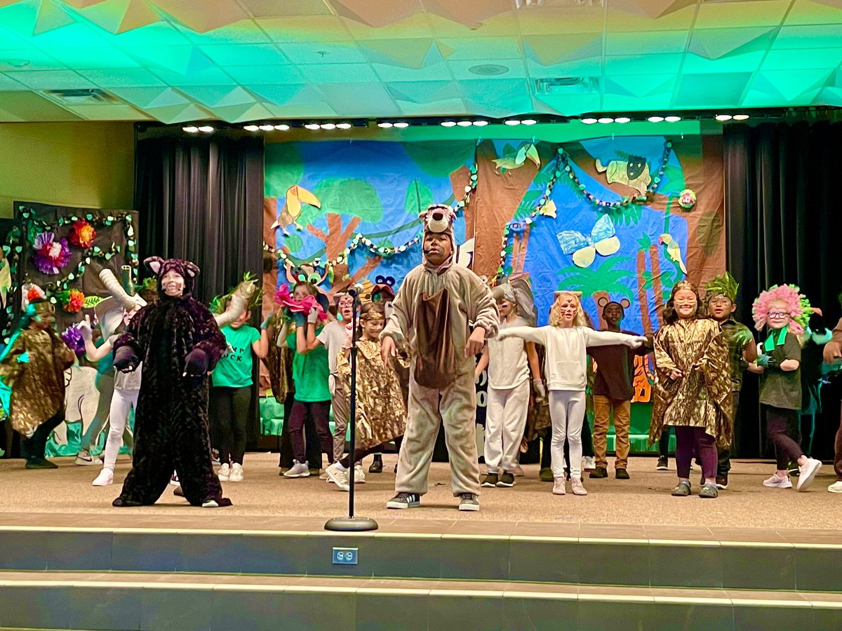 What an amazing performance from our Saddlebrook and Fullerton students!  They put together a whole musical is 6 weeks!  Wow!!! Big shout out to the Teacher team that made it possible!!!