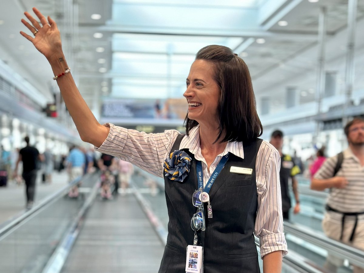 “Lisa L. Performing in-person rebooking wizardry under really challenging circumstances. She saved us!”~Ellen @ellmcgirt Thank you #TeamDENCS Lisa L @LisaHestera for always working your magical powers at the CSC 💙 ✈️ 🙏🏼@mcgrath_jonna @StephenStoute @jonathangooda @vjpassa