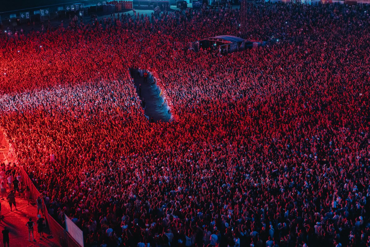 thejypnews's tweet photo. On July 21st, STRAY KIDS will make history by being the ‘First Ever Korean Act’ to perform as the headliner at Lollapalooza Paris at Hippodrome Paris-Longchamp, the biggest and most prestigious music festival in France! 🇫🇷🔥

#LollaParis2023 @Stray_Kids
#StrayKids #스트레이키즈 https://t.co/pAg16dImX7