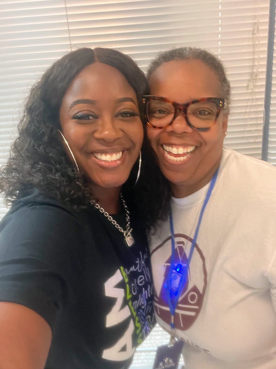 DecaturEducator's tweet image. Got to see two of my favs at the #DCSDTechSymposium! @i2teachtechga &amp;amp; @ITSTechyNatasha As always, I really enjoyed myself and left inspired!👩🏾‍💻🙌🏾💡💫