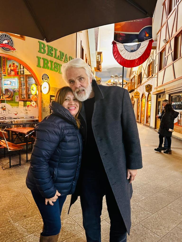 HumitoJavier's tweet photo. #BNATFernandoKliche en osorno junto a mi señora Claudia .... un abrazo a la distancia 👏👏👏👏 https://t.co/UIdwuSnuda