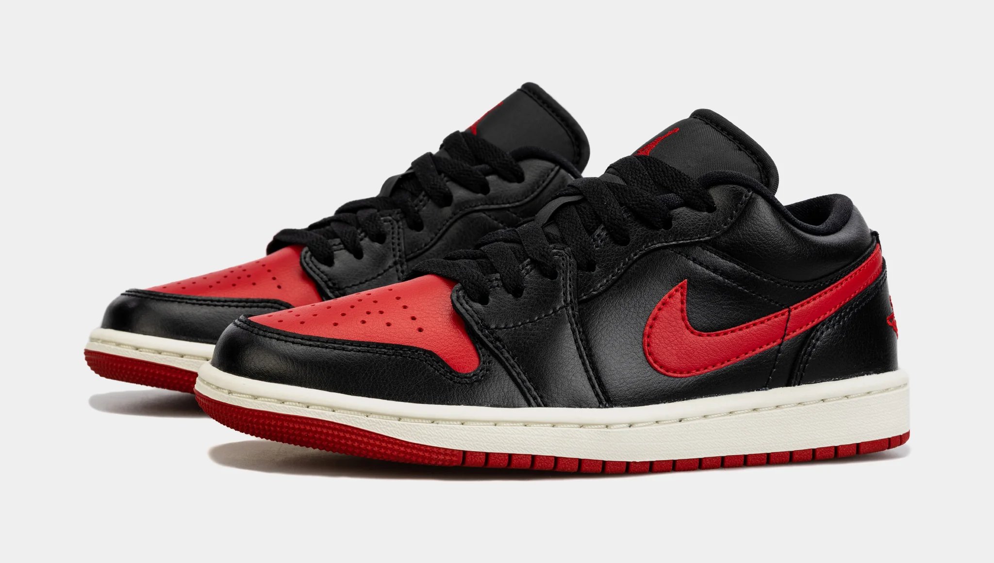 Shoe palace hotsell jordan 1 low