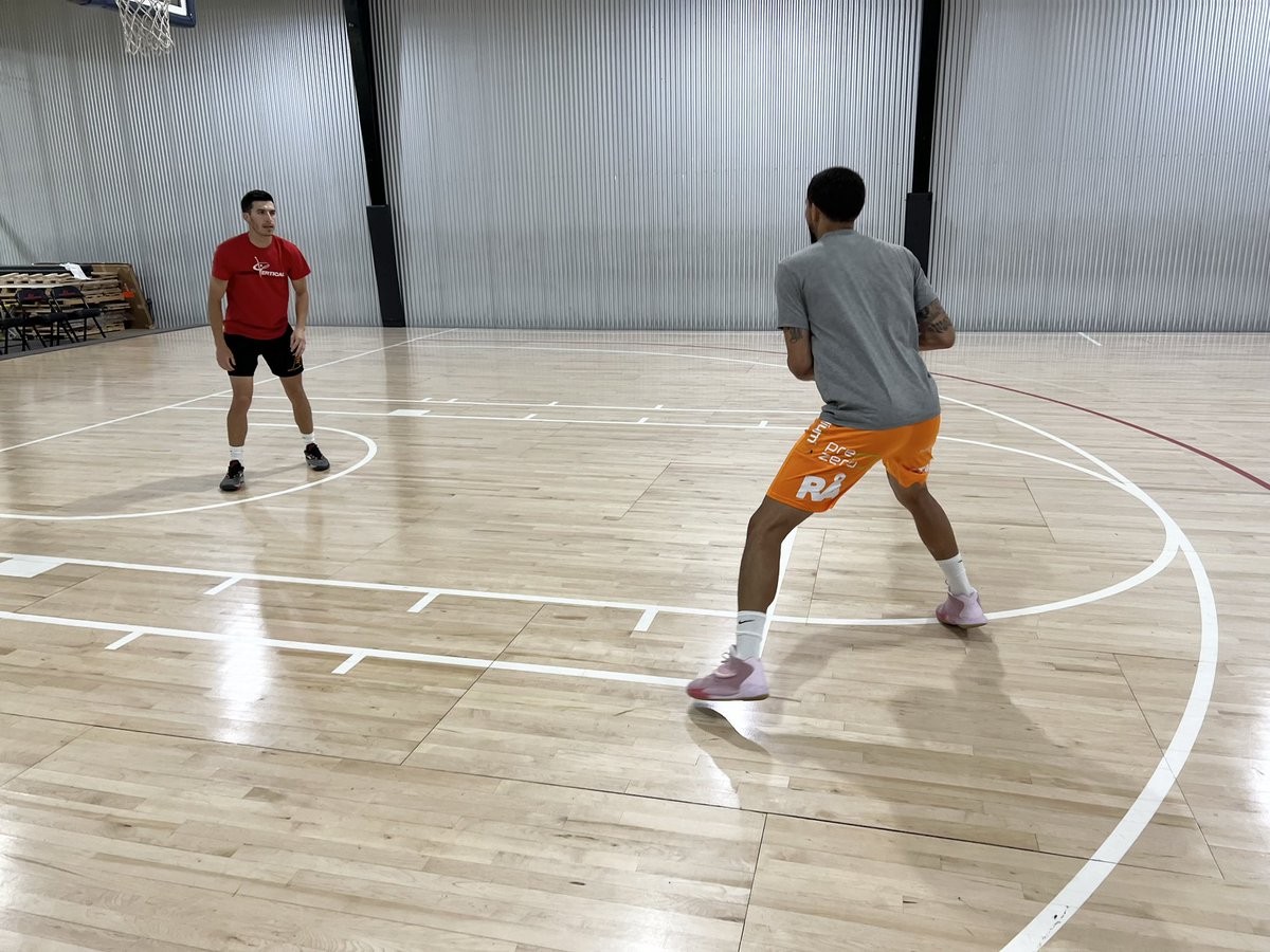 Adam Barnes tweet media