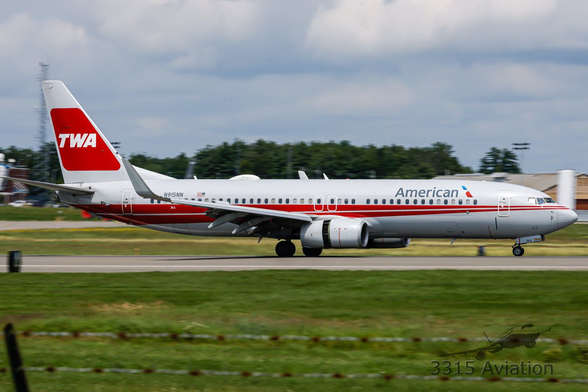 3315Aviation's tweet image. Summer route changes for @AmericanAir with mainline service to PHL, DCA and CLT mean retro pain jobs. Now get us Air Cal and Reno Air paint jobs, PLEASE! #planegeek