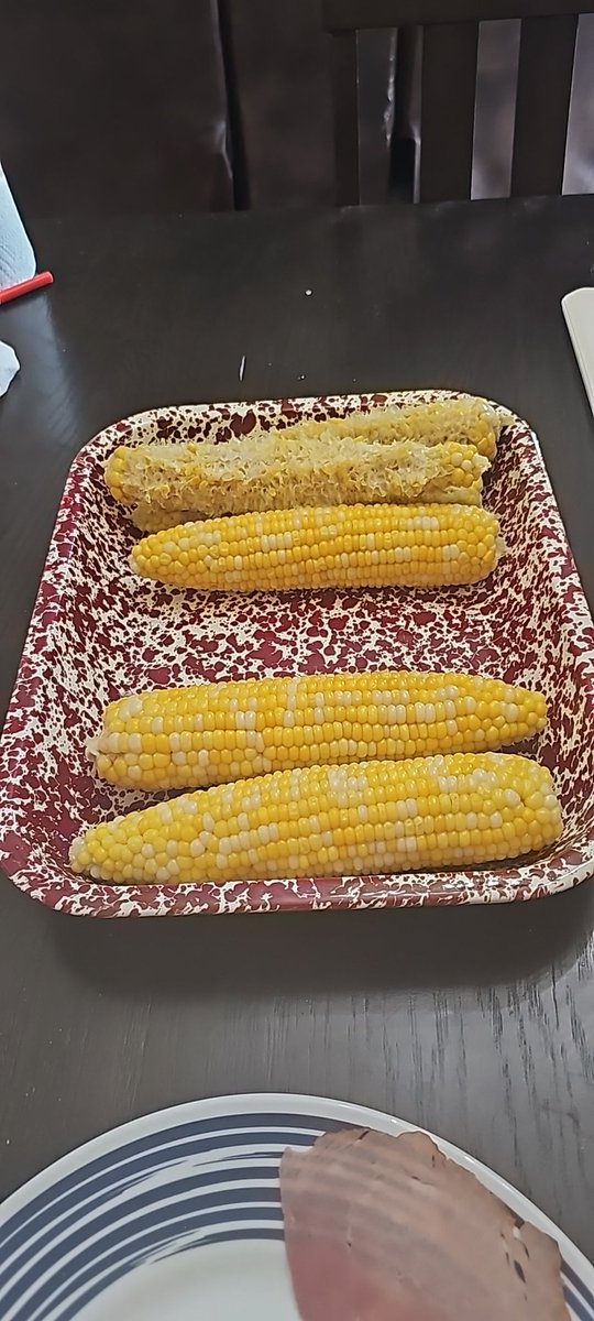 Debate in the house tonight do you eat sweet corn length ways or do you eat in circles