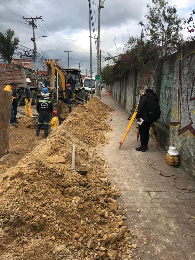 AlcaldiaFunza's tweet photo. #FunzaRindeCuentas2022 Con una inversión de $267.070.349 se construyó y expandió de la red de agua potable en carrera 26 y calle 12, y reposición de una red de alcantarillado sanitario en calle 9. Garantizando servicios de calidad para nuestra comunidad

@emaafesp @DanielFBernalM https://t.co/2t2r0L7kd0
