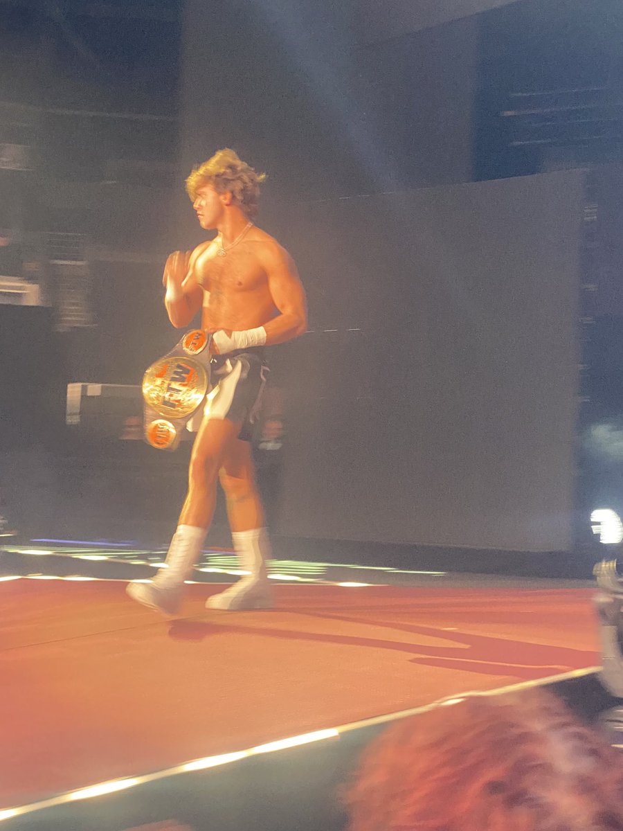 BigFnChris's tweet photo. Guess I’m close. #AEWDynamite https://t.co/SEF3WcSLBw
