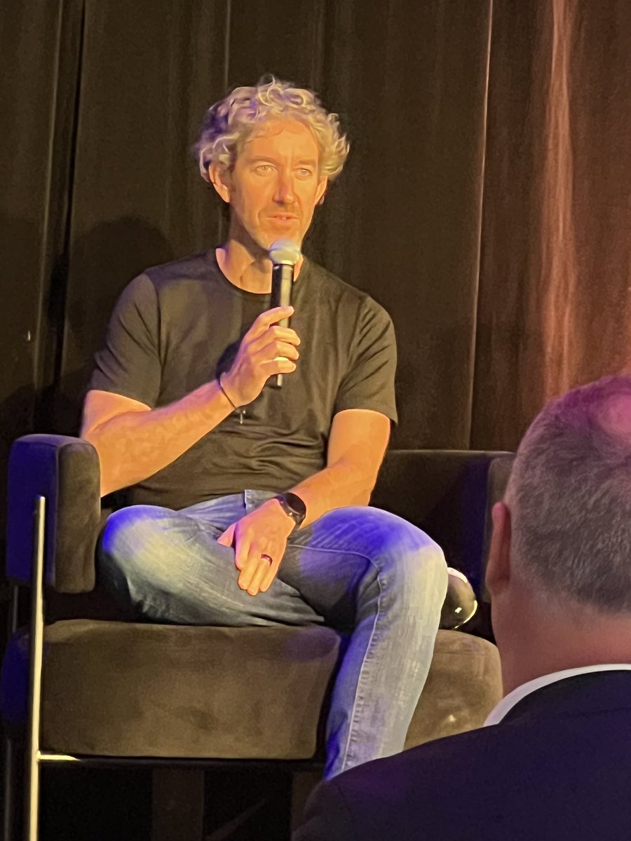 Mafesto's tweet photo. โWhen the tide goes out you can see whoโs swimming nakedโฆโ Scott Farquhar quoting Warren Buffett at the #NationalTechSummit on tech talent and employees. https://t.co/wOMnKYtVjm