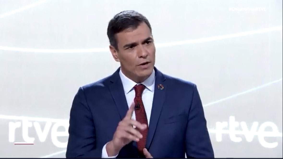 CuatrecasasJuan's tweet image. Frente al negacionista, al que promulga el discurso del odio, frente a quienes faltan una y otra vez al respeto de la igualdad y la diversidad , el domingo tenemos el deber de alzarnos y resistir con el poder de los y las demócratas, las urnas. #23JVotaPsoe #Avanzar #Consolidar🌹