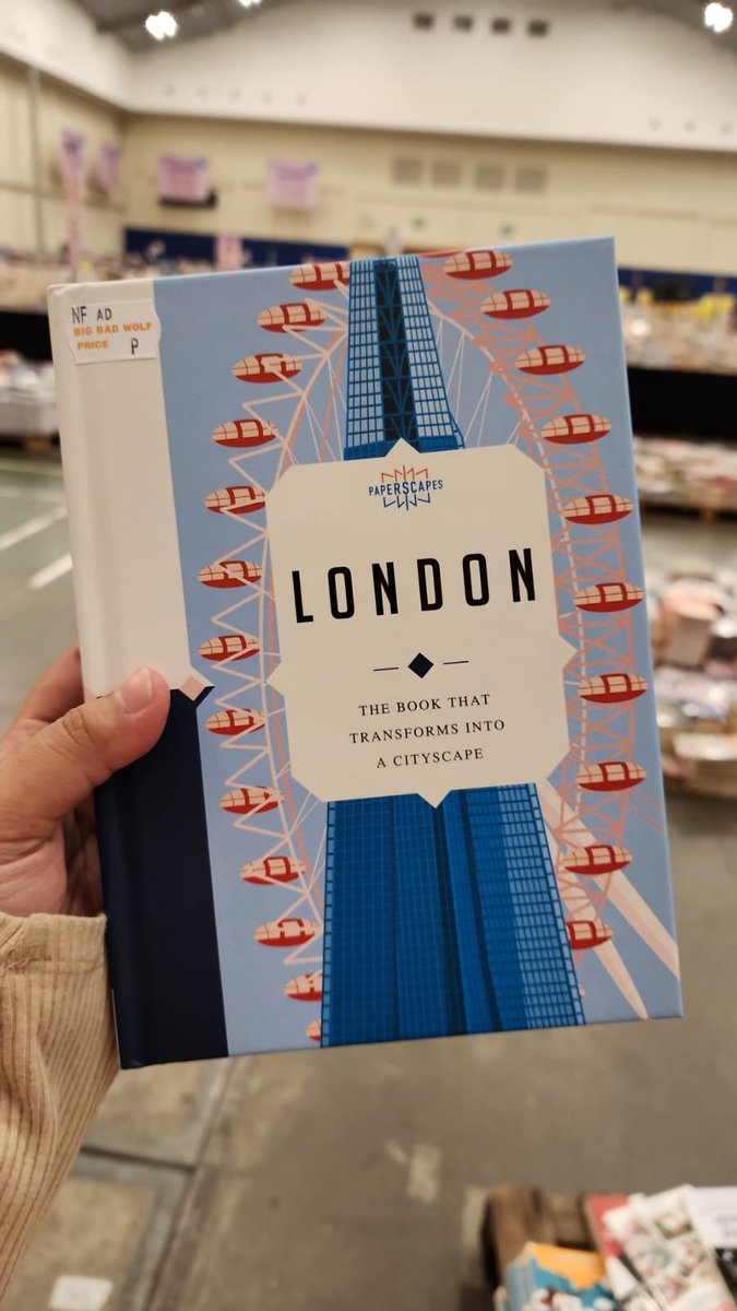 marinareads19's tweet photo. Kalau weekend besok aku baca lagi buku paperscapes architecture lainnya kalian mau aku baca yang mana duluan nih diantara dua ini?
Ayo ayo vote kira2 banyakan Tim London atau Tim New York yaa disini? ๐๐๐ซฃ๐ซฃ
Have a great day yaa semuanya ๐
#paperscapes #London #NewYork https://t.co/j6zNCvsH6l