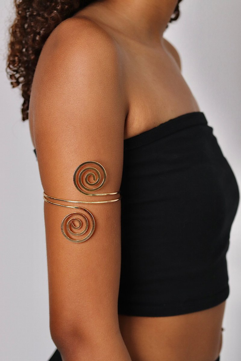Swirl Arm Cuff 🌀 
statementgold.com