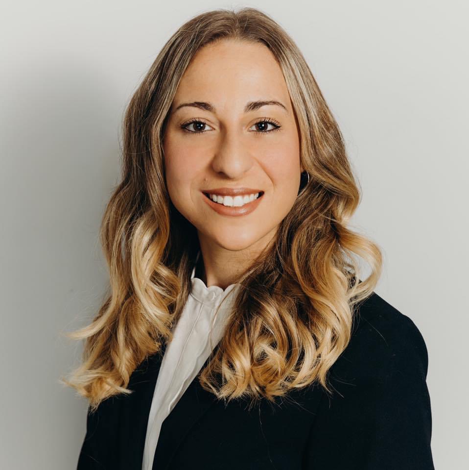 ERAS app is officially submitted! 🙏🏼

current chief resident at <a href="/TempleIM/">Temple IM Residency</a> — passionate about CVD prevention, women’s🫀disease, hemodynamics, &amp; med ed!

in my free time I like to run🏃🏻‍♀️, travel✈️, &amp; read non-fiction📚
AAMC:13889592

#MedTwitter #CardioTwitter #ACCIMCardiology