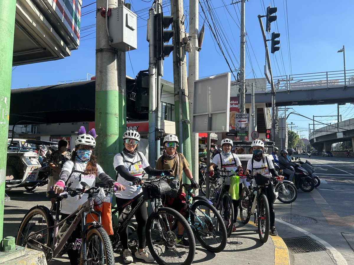 350Pilipinas's tweet photo. Good morning 🌞 here at Manila for today’s Bilang Siklista. #betterbybicycles #mobilityawards https://t.co/fxChZUQJzl