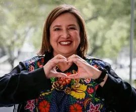 007Lola_Mento's tweet photo. La Señora X                ///         La señora Z 

No, no somos iguales https://t.co/lL3qxP0XHj