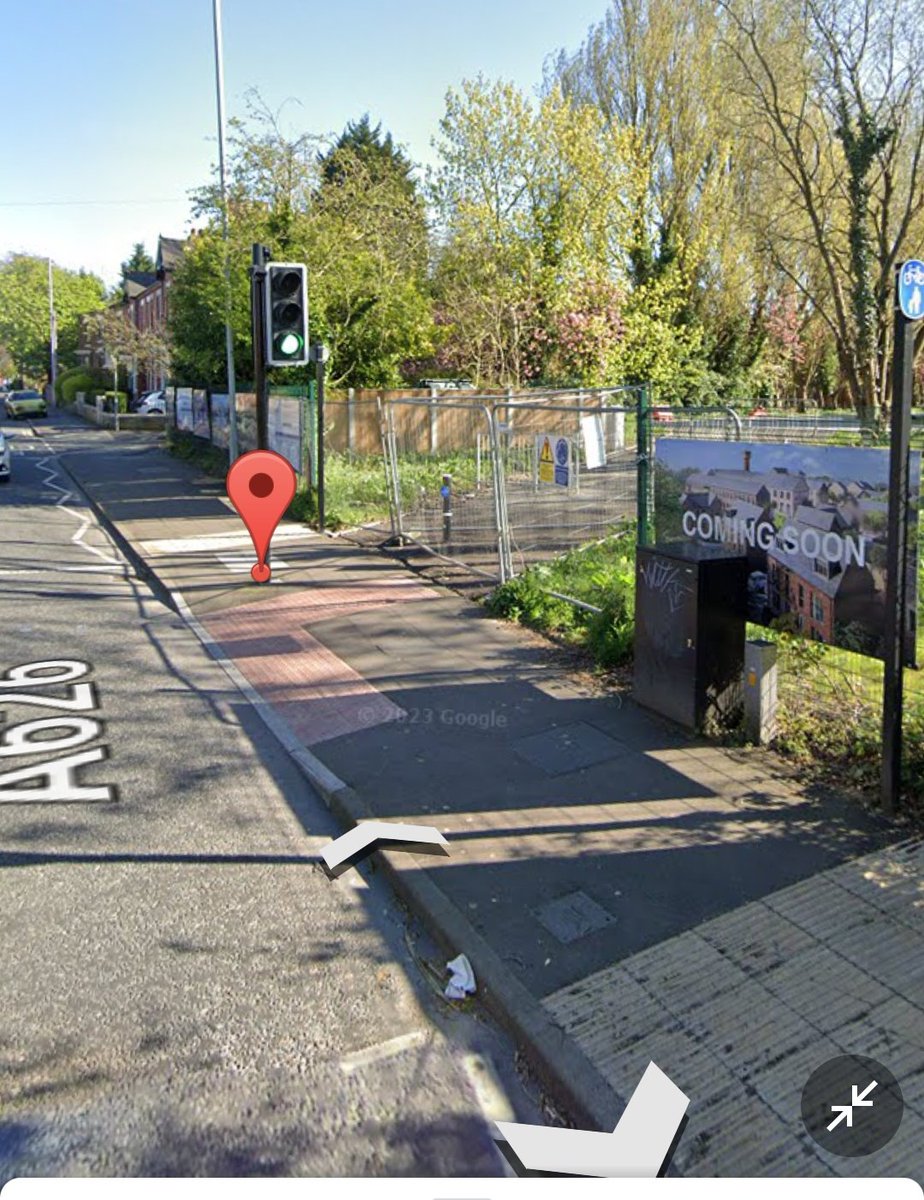 JamWhit3's tweet photo. @therachelwise @WalkRideStocky @SKWalkCycle @StockportMBC @OfficialTfGM The development is fenced off at Harold Street (SK1 4JU). The bee network path is then also fenced off at the entrance on Offerton Lane, opposite St Alban's Church, for  seemingly no reason (there are people now living on the development). https://t.co/EmuLALd6Go