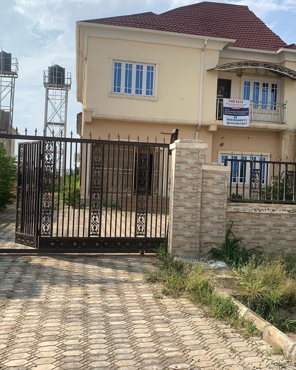 Mazi_solid's tweet photo. ——
🚨 FOR SALE🚨
4 bedroom semi-detached duplex with a BQ

Location📍 River Park Estate Lugbe Abuja 

Price: 100 million Naira 

4 bedroom all en-suite with a BQ and a visitors toilet 
 
The property is sitting on 600sqm

For enquiry:

📧 : Resmangroup28@gmail.com

5% agency https://t.co/R8SR4yaCIO