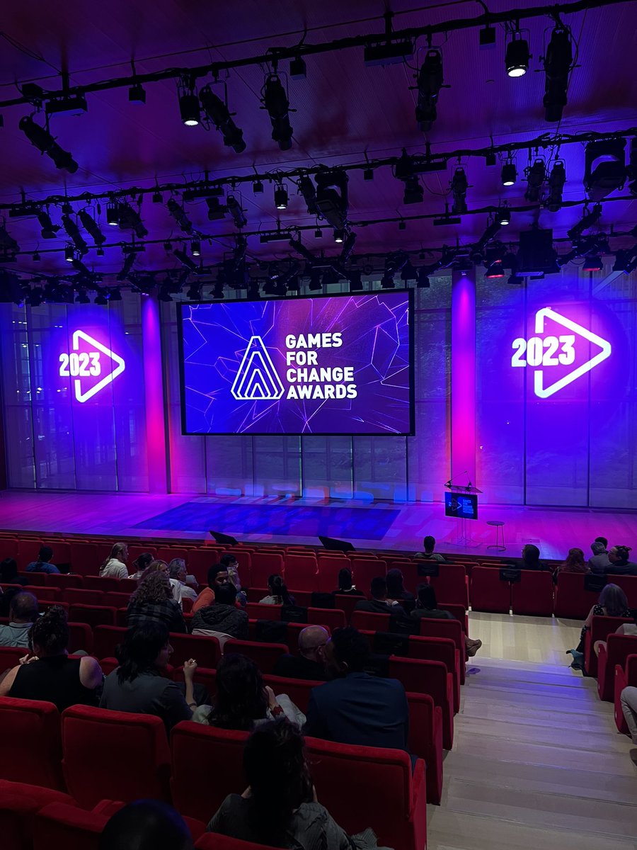 cdlanderson's tweet photo. Wahay! @c_kostopoulos comes away with the XR award at @G4C 🙌🙌 https://t.co/y6eW7S7P9x