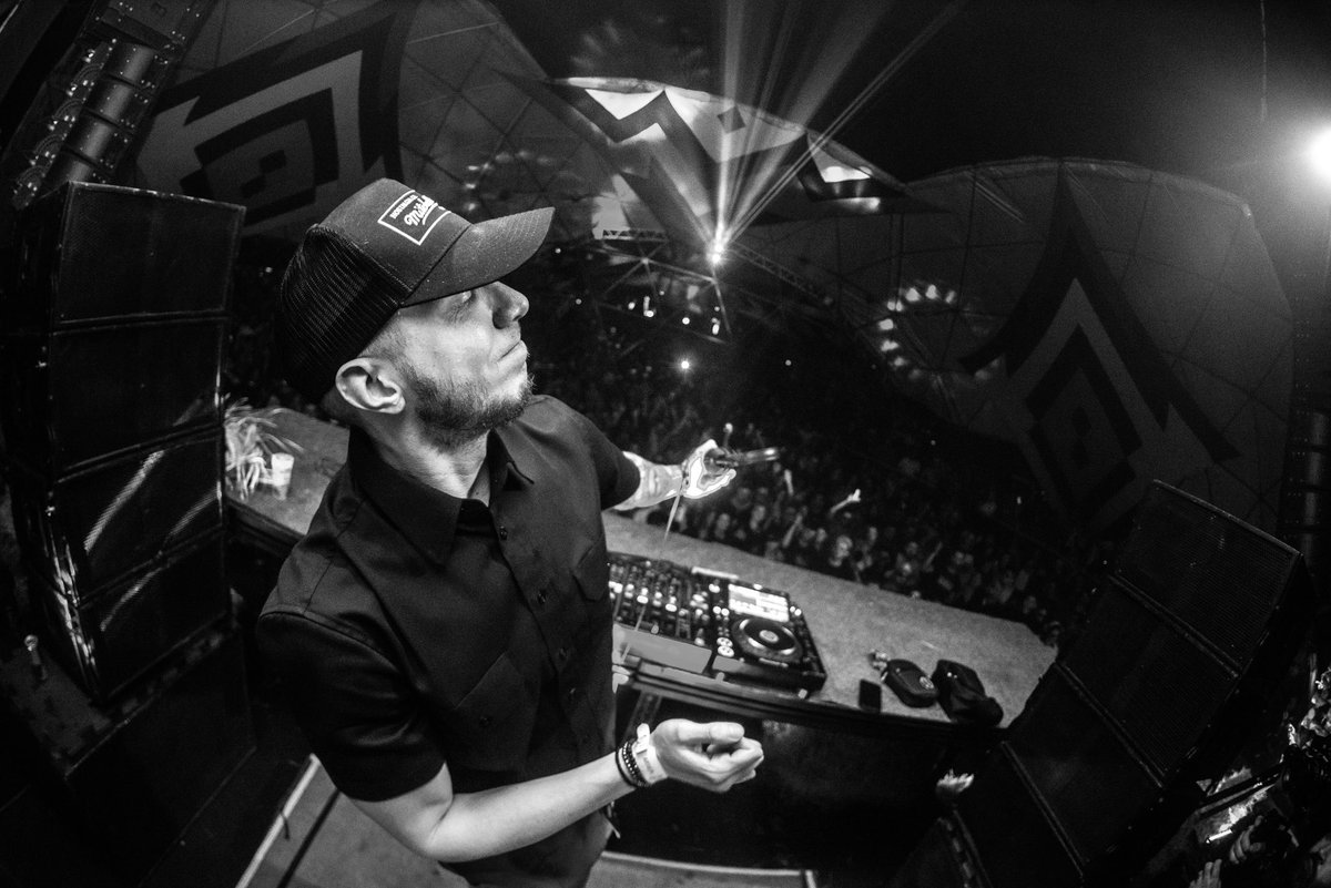 DM7 Booking tweet media