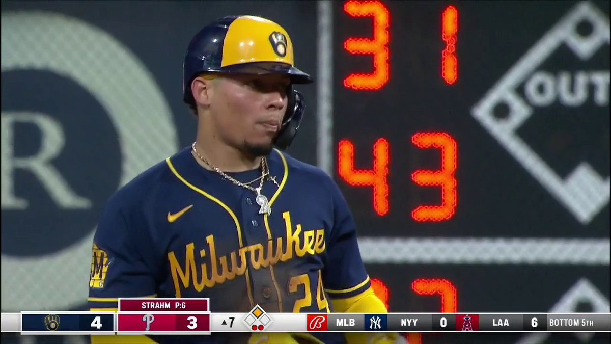 RT @BallySportWI: Party with two outs!! #Brewers back in front! https://t.co/Lmi8cz8lI4