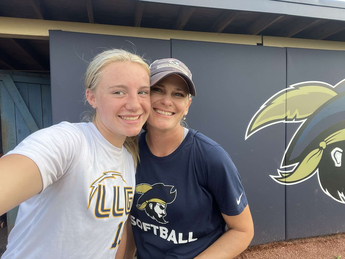 amaker03's tweet photo. CSU Prospect CampβοΈ Good times, BETTER people! π Thank you for the experience! @CSUBucsSoftball @StagSoftball #berkeleystags https://t.co/F31AOvndzZ
