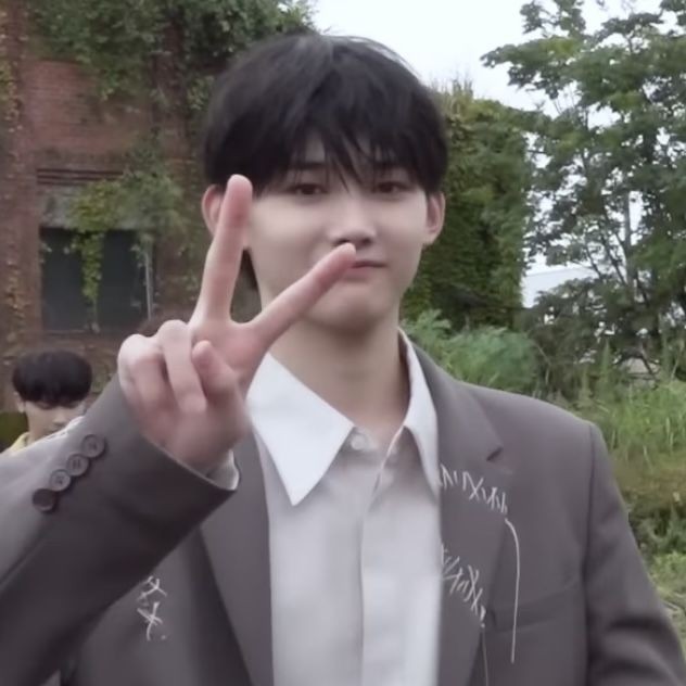 lunesscafe's tweet photo. "gada cegil adanya jogil"

ㅡ #JO short tweet au 
© lunesscafe, 2023 https://t.co/utGU02LzvF