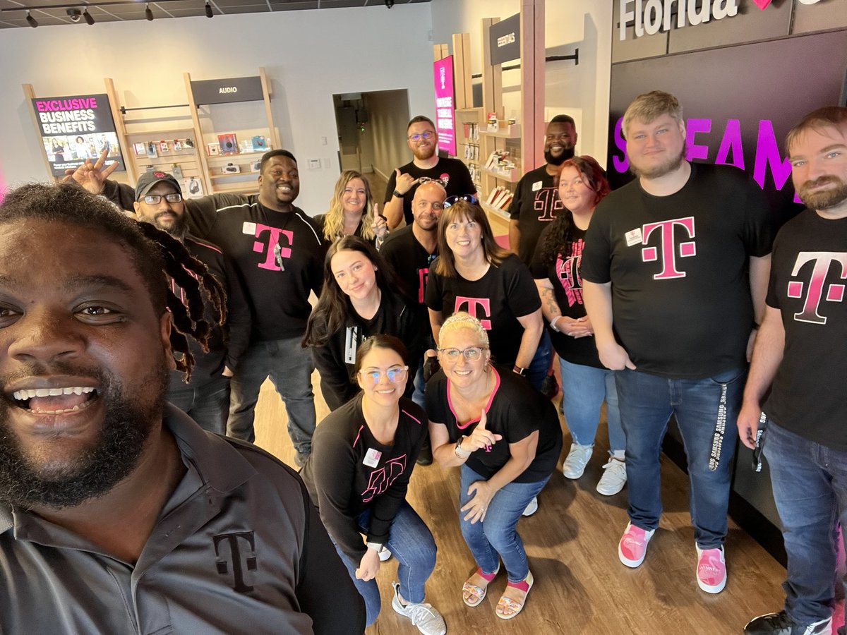 jenny_foss's tweet photo. It’s always a great time in Pensacola, when we get to spend it with some of the best partners in the business. @MitchClabeaux @cannlee17  #Honeybadgers #GoGrowWin https://t.co/HrgiuIm58I
