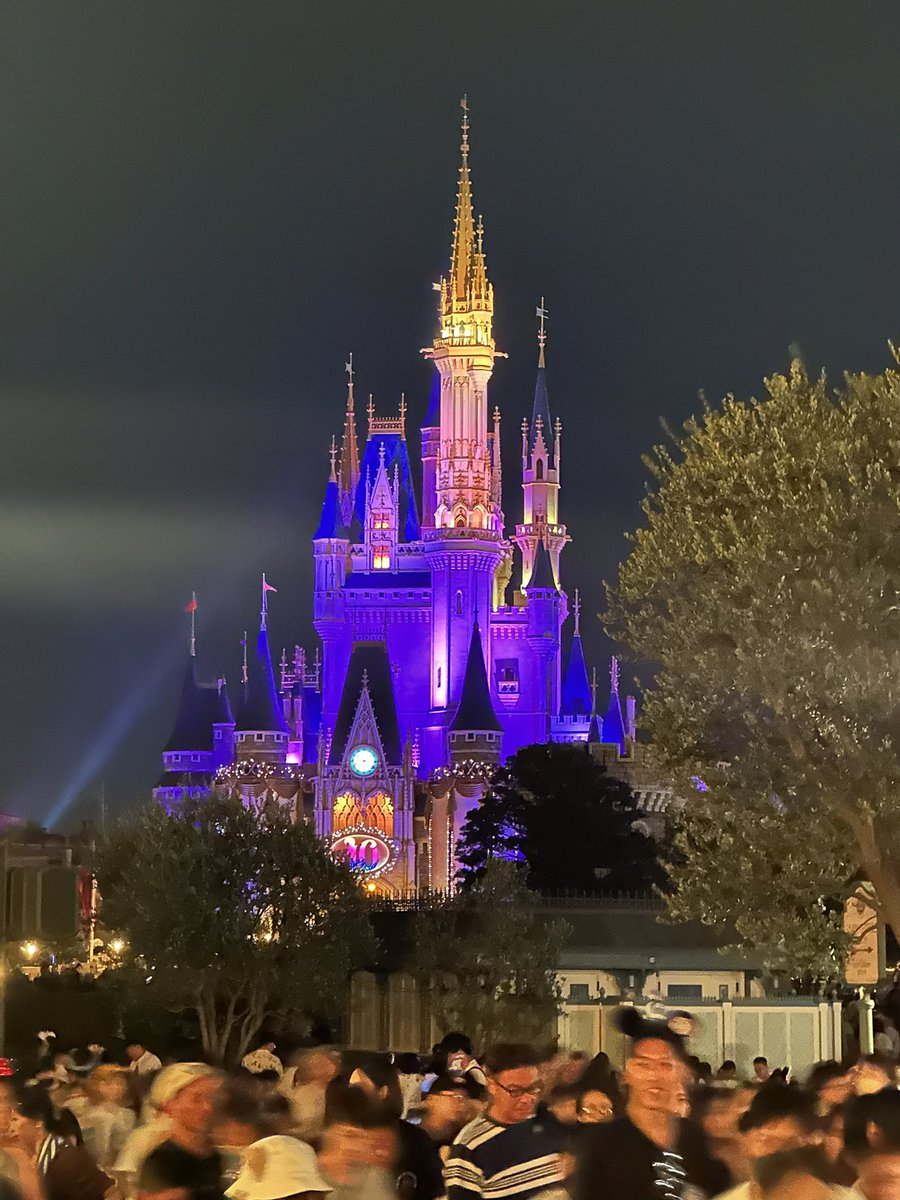 nitzrelos's tweet photo. At Tokyo Disneyland, Sensoji Temple and Tokyo Skytree. https://t.co/cPXN5T3Wkv