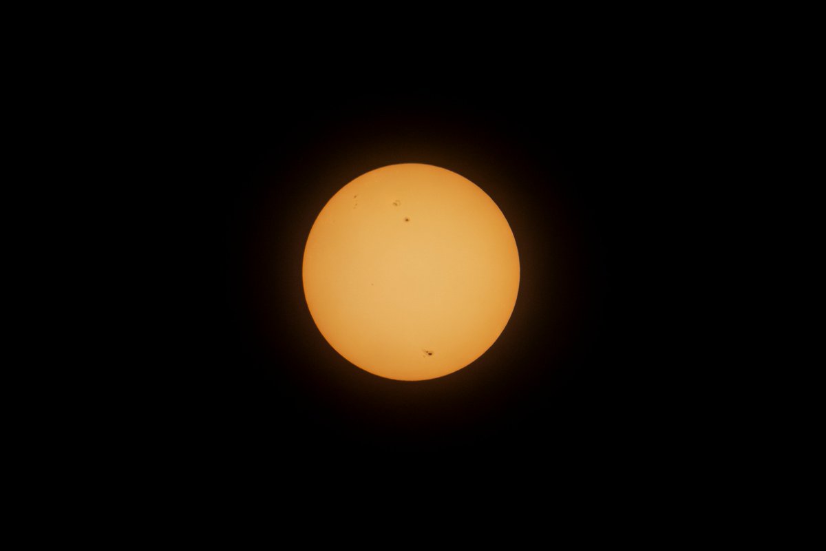 JmanInABox's tweet photo. Test Shot Of The Sun.   
(480mm   f/6.3   1/200 shutter  +  Solar ND)

#photography  #sun  #test  #testshots  #Sony  #sonyalpha  #sonyphotography  #sonya7riv  #sonya7r4  #solar  #solarphotography https://t.co/ytFnw4Yt9K