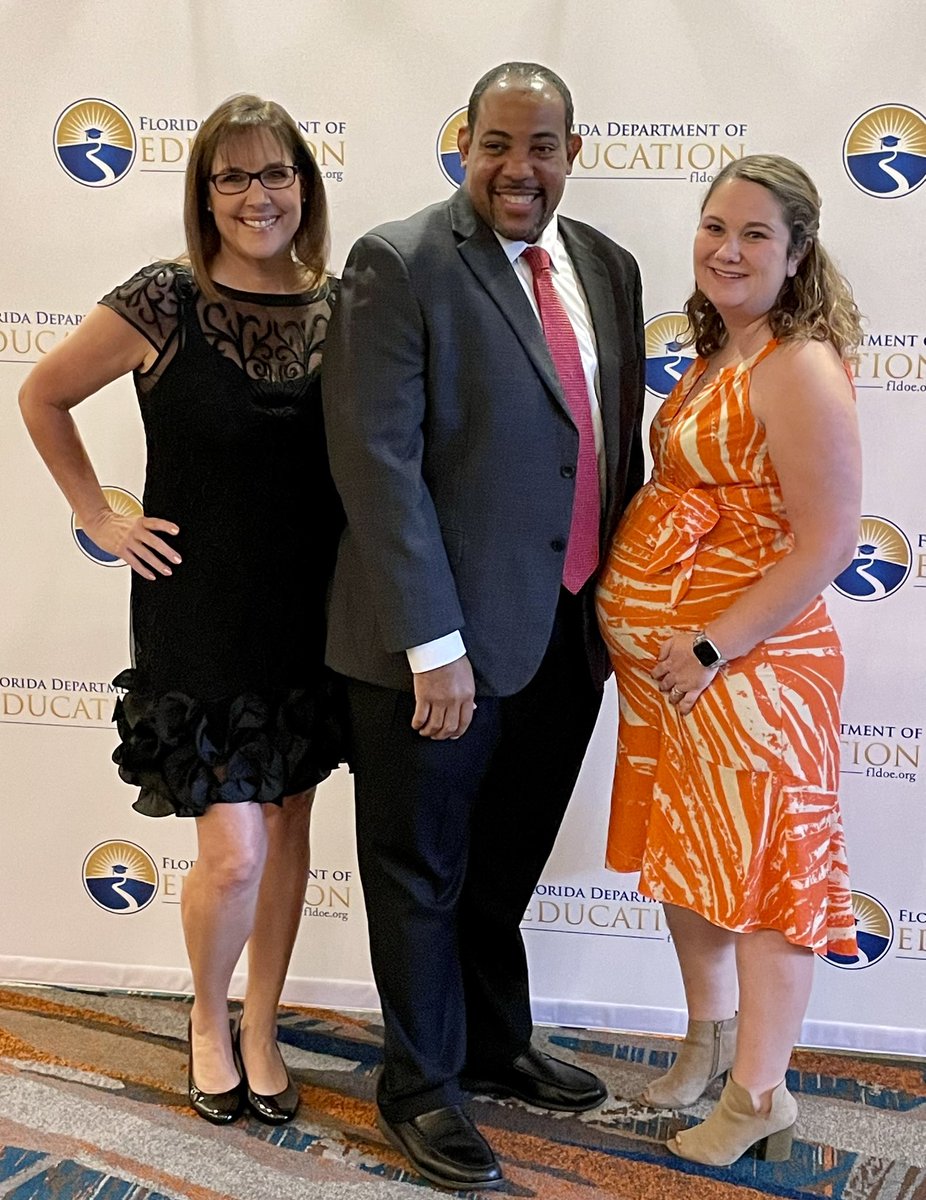 athanasontraci's tweet image. @EducationFL Commissioner’s Banquet #FLTOY2024 #FlTeachersLead #Fl74Strong @his_Tori_ @Ed_LaRose @HernandoSchools @HHSLewis @wwhshornets