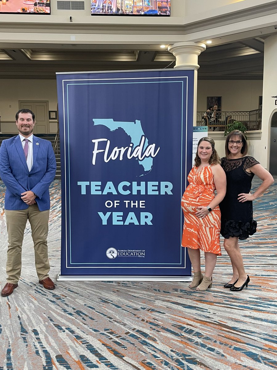 athanasontraci's tweet image. @EducationFL Commissioner’s Banquet #FLTOY2024 #FlTeachersLead #Fl74Strong @his_Tori_ @Ed_LaRose @HernandoSchools @HHSLewis @wwhshornets