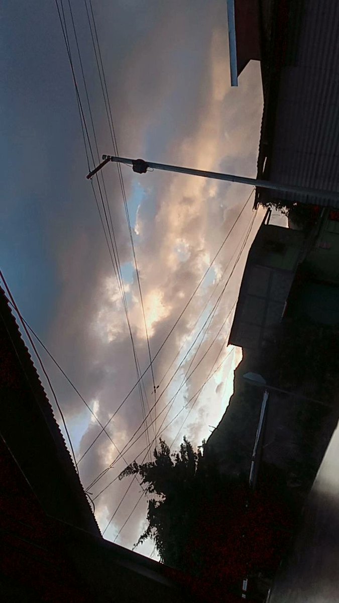 La belleza de la naturaleza se exhibe en cada atardecer...❤️🩹