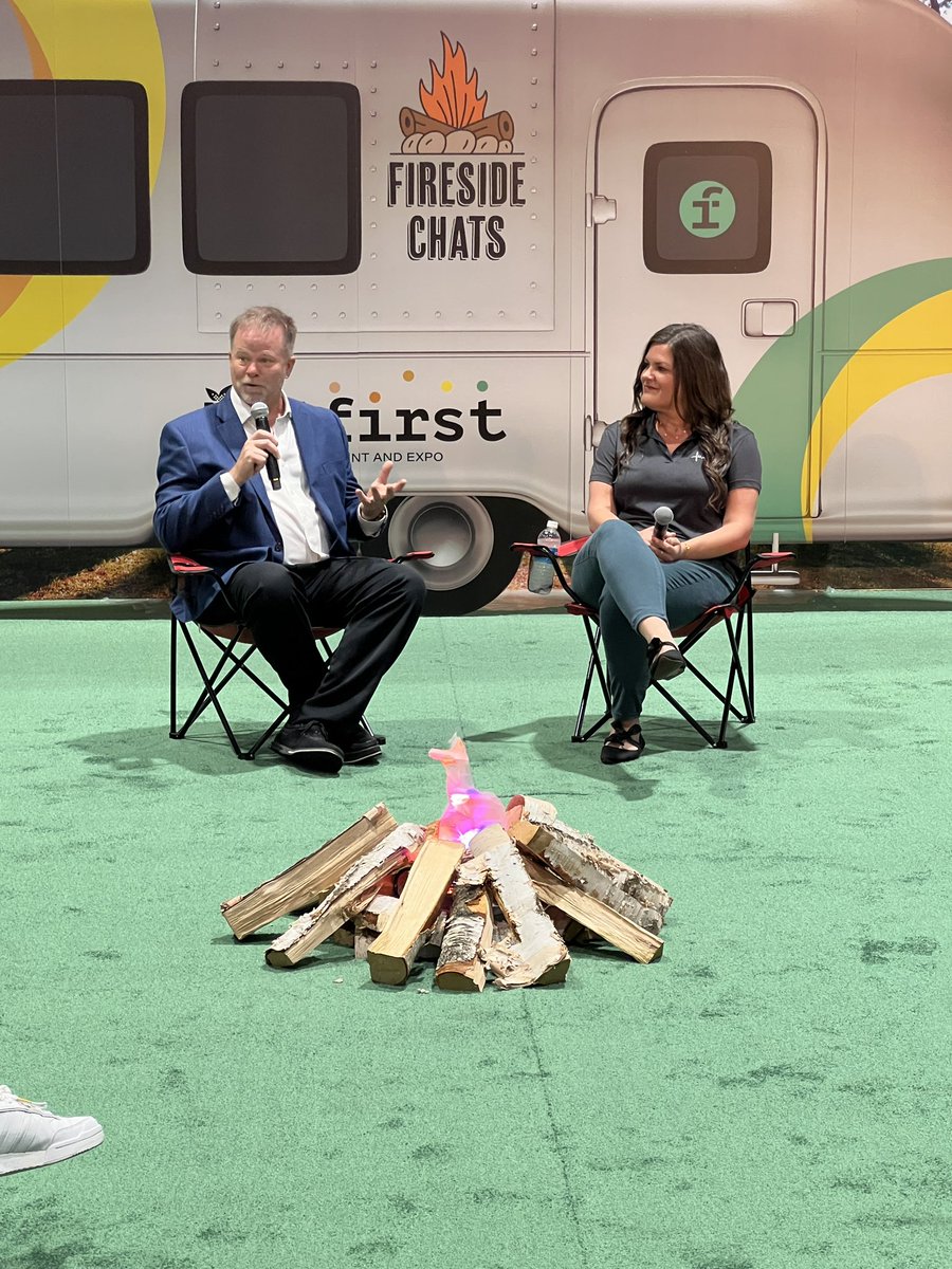 Celebrity sightings at #IFTFIRST 🤩👏 Thank you for the compelling fireside chat! Hoping to continue the convo with @thefarmbabe & @kevinfolta on my Sound Bites podcast 🎤