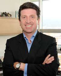 Buenos señores así están las cosas en Bogotá y vamos a definir esto de una vez: 
¿Por quien votará usted para la alcaldía de Bogotá. 

Gustavo Bolivar ❤️
Diego Molano 🔁