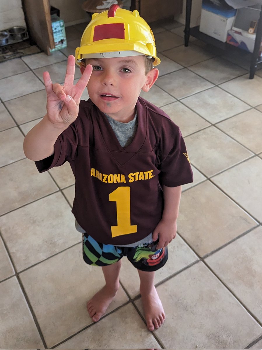 Bwags4's tweet photo. Breaking: @RisingSunDevils and @KennyDillingham get an early commit from another in-state recruit! Class of 2035 🔱
#ActivatetheValley
#ForksUp https://t.co/2Tpx3HTGRE