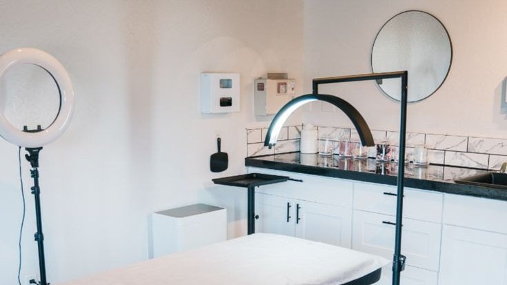 ㅤ

͏͏͏͏͏͏   
͏⠀ ⠀⠀
͏ ⠀⠀⠀⠀⠀𓆩⟡𓆪  しみずきよこ
                 my clinic is coming together.
ㅤ             i can't wait for the renovations
                 to finish. hang in there. 
͏͏͏͏͏͏    

͏͏͏͏͏͏