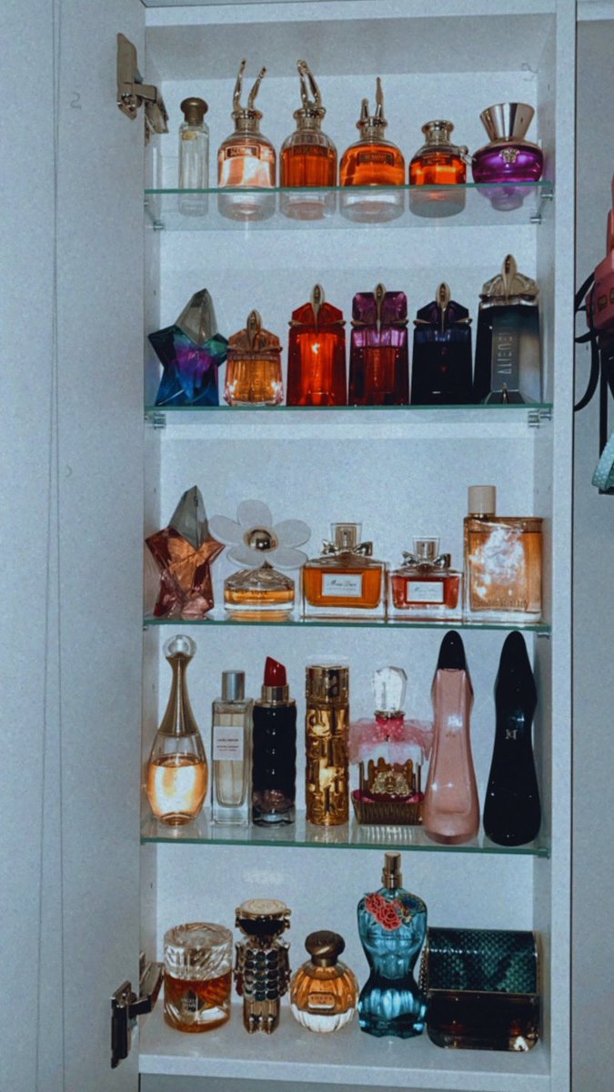 Morz_Yc's tweet photo. Estoy obsesionada con esta foto 🥹🤩 
#Perfume #parfum https://t.co/63m9LOexqu