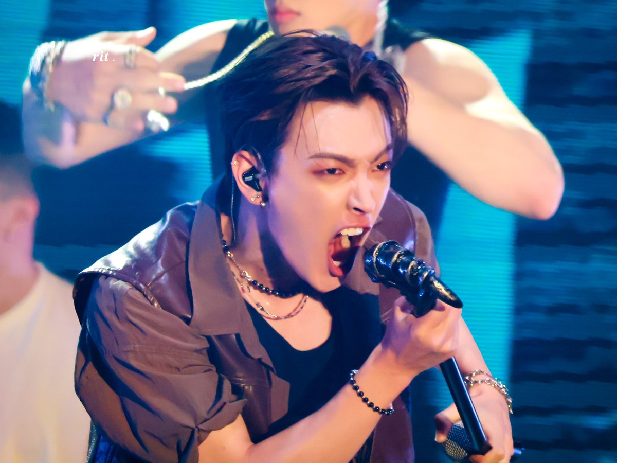HONGLOOKS's tweet photo. https://t.co/e3S8OEUYoM