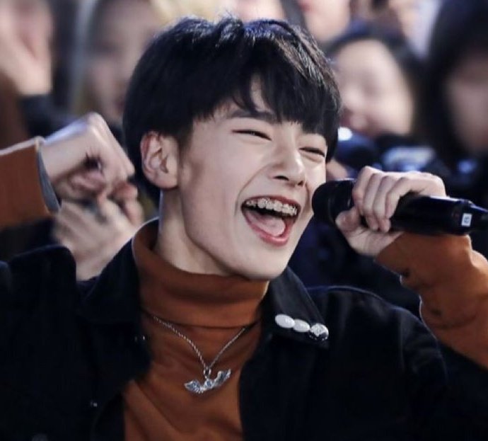 La manera en la que skz crió a Jeongin desde sus 15 años —un devastador hilo que te dejará sensible por el resto del día 𖧧