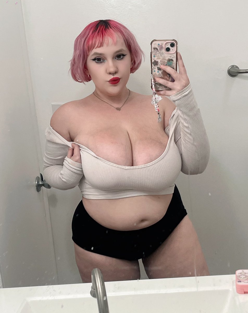 raethehater's tweet photo. would u punch me for $5 https://t.co/szTOfTBGKi