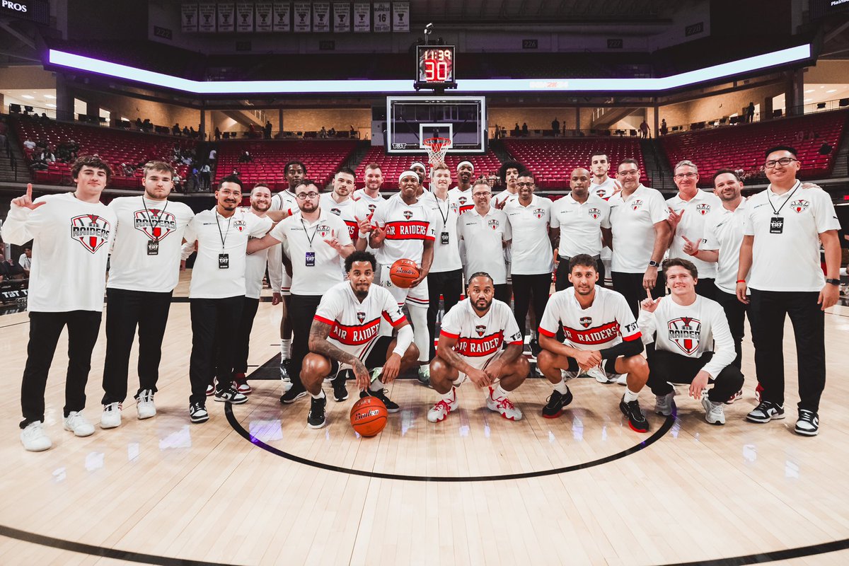 TexasTechMBB's tweet photo. RT if this photo makes you happy. https://t.co/NLVTuRQ7nC