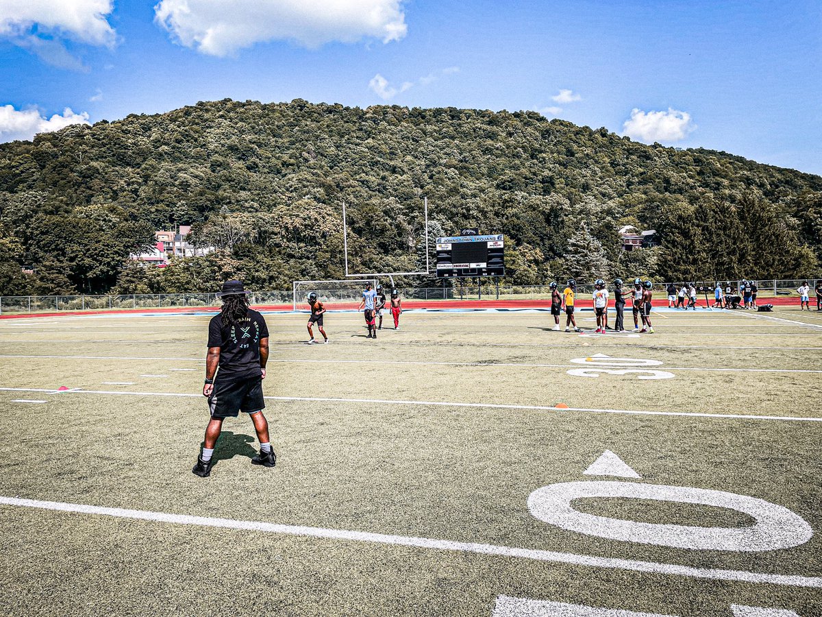 JohnstownTroja1's tweet image. “The dictionary is the only place success comes before work”

#AlmostTime #WinTheDay