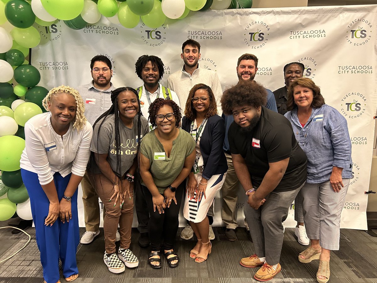 misscyo's tweet image. Embracing the excitement of new beginnings!🚀 Fresh faces, new places, and endless educational possibilities. #TCSNTO is in full swing - stay tuned for some behind-the-scenes snapshots of our teaching stars.🌟 Classroom magic, here we come! 📚✨ @TCSBoardofEd @emsstampede