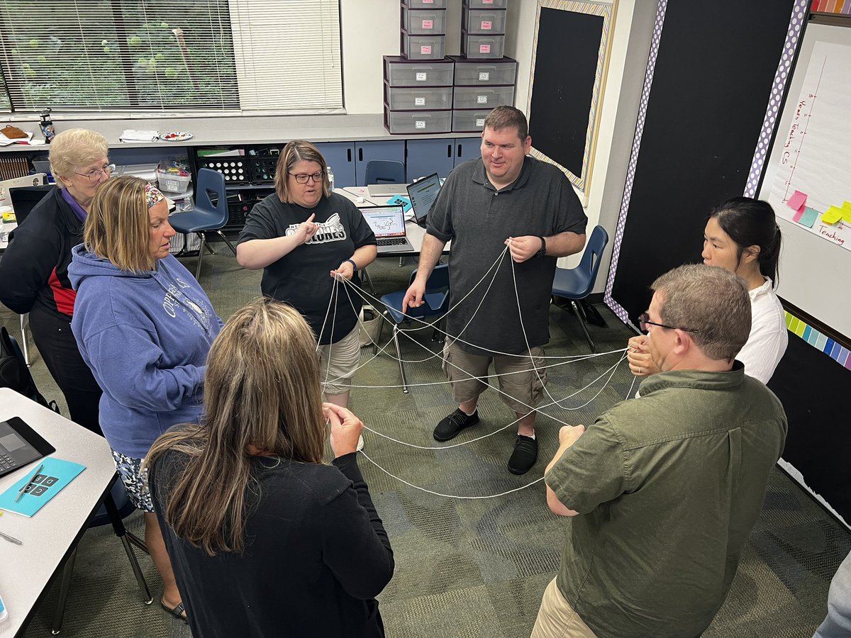 mrsphelpscodes's tweet image. Look at all these awesome teachers having fun learning!!