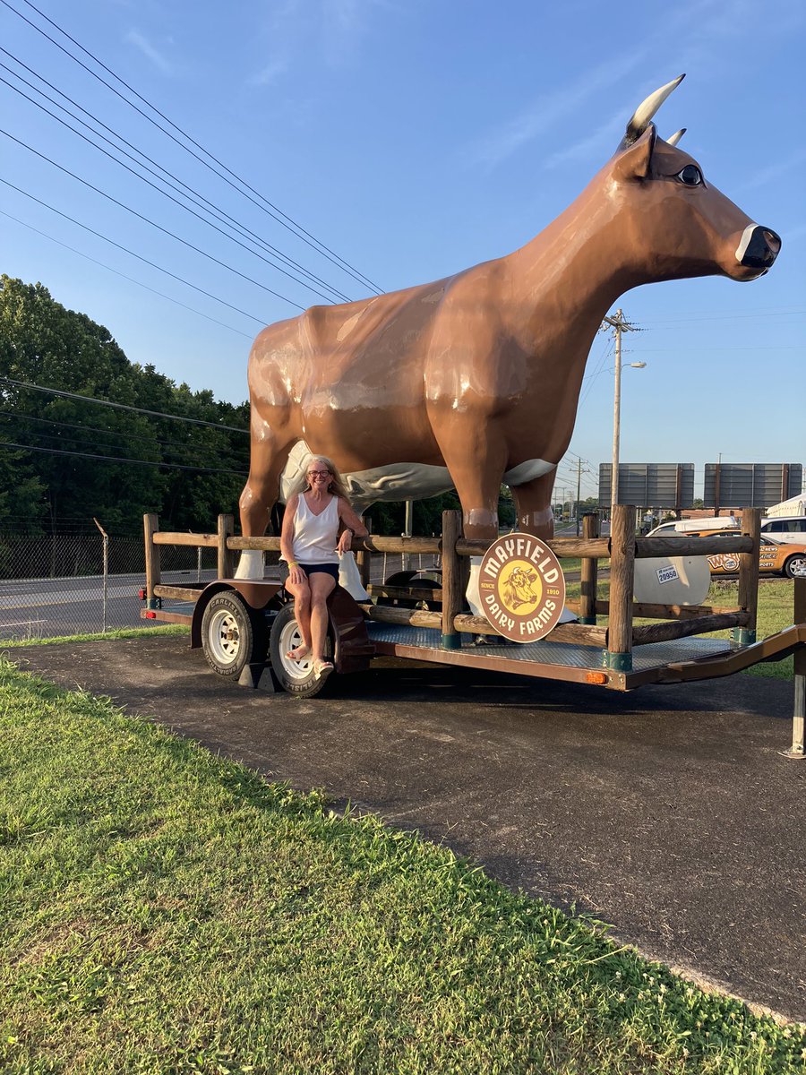 Tootsie11013's tweet photo. Yes, we are still kids at heart.
#AndersonCountyFair https://t.co/CPU89rOG7G
