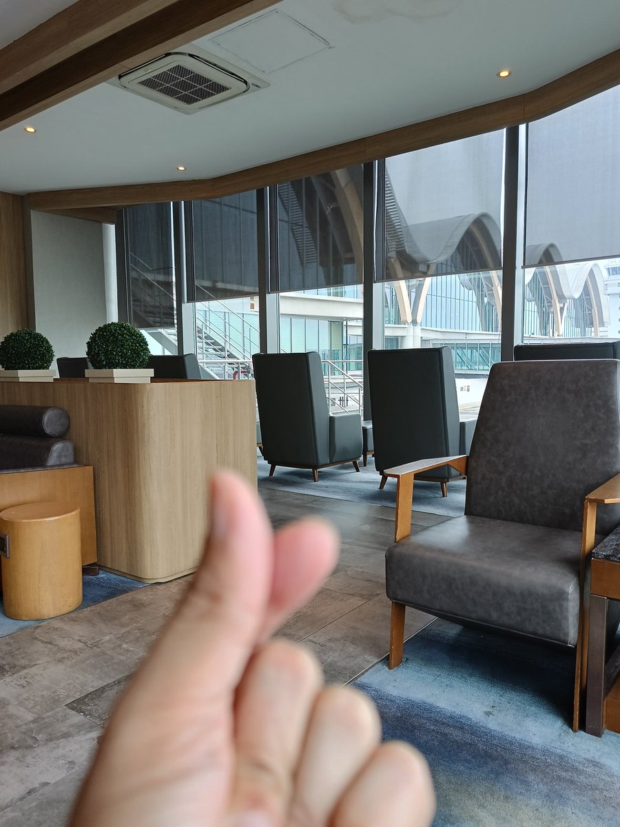 TSjazzie's tweet photo. Goodbye muna pinas...๐ซข๐คช๐#travelust #travelgoal #PLHIV #hivdiaries #altercebu #PLHIVcebu #LifesJourney #transPOZ #lifegoesOn #brokenfighter #Lunalaban https://t.co/fkvzqXNzDZ