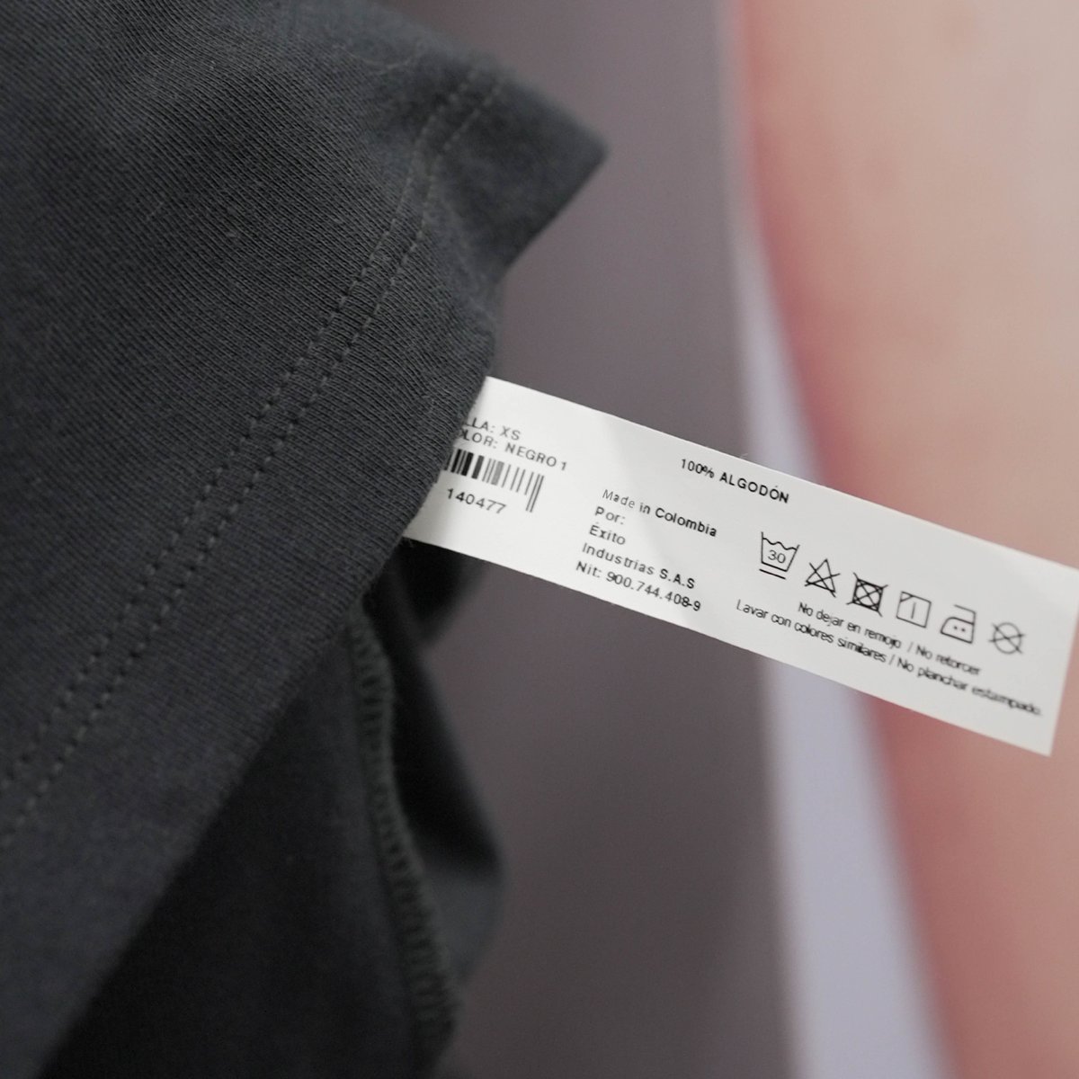 almacenesexito's tweet photo. Si eres de los que prefiere toda una vida el MADE IN COLOMBIA → like, comparte y comenta con la foto de una etiqueta "hech@ en Colombia” o "made in Colombia", (el comentario con más likes se lleva un bono de $200.000 para comprar prendas locales, tienen 24 horas para ganar) https://t.co/5lBjcDWPby