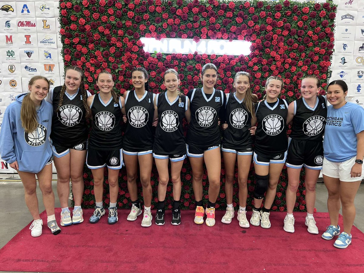 Chloe Simms tweet media