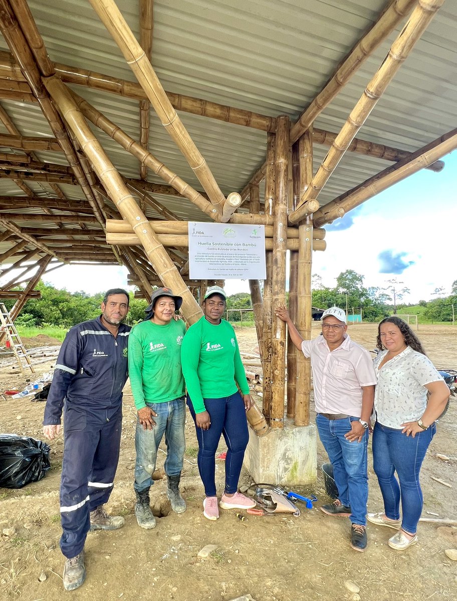 SanJose_CP's tweet photo. Recibimos con Alegría este magnifico espacio #ecosostenible en @UriasRondon de manos de @inbarlac, @IFADespanol y los artesanos entre ellos varios firmantes del AFP; será desde hoy el salón de la Paz 🏡 

@ARNColombia @CNRCOMUNES @Minvivienda @CsiviComunes @AlejamillerR 🕊️ https://t.co/2NjFw0EZCa