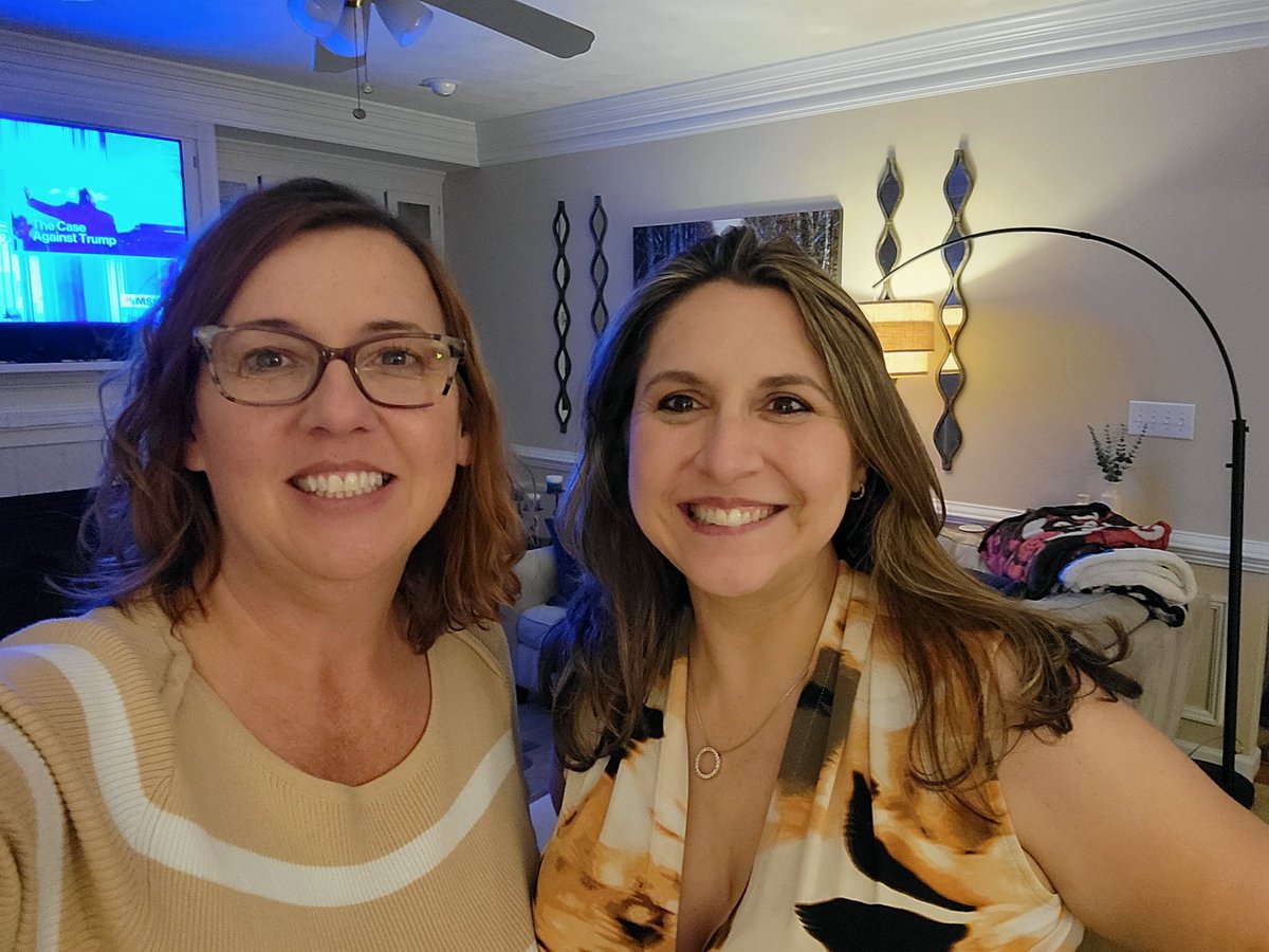 IrishSQL's tweet image. We remembered to grab a #sqlselfie before I head home early tomorrow morning.
Thanks for inviting me to speak at @HamptonRoadSSUG & hosting me. cc @sqlespresso
#azuredatacommunity